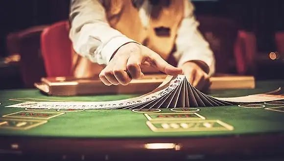 Antarmuka platform slotmania menampilkan koleksi permainan slot, live dealer, dan sportsbook